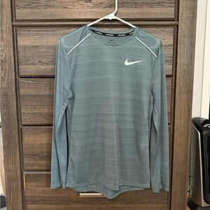 Mens Nike Long Sleeve T-Shirt Size Small